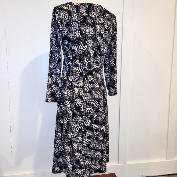 GNW Empire forward Dress with Rouching Size 8 Black Gray Cream Pattern - Picture 8 of 11